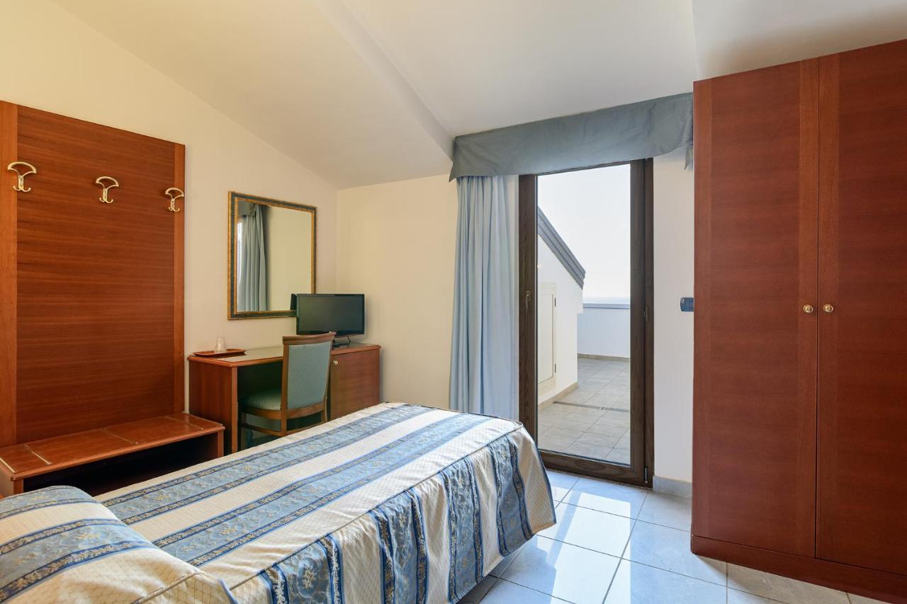 Hotel Serenella 아그로폴리 외부 사진